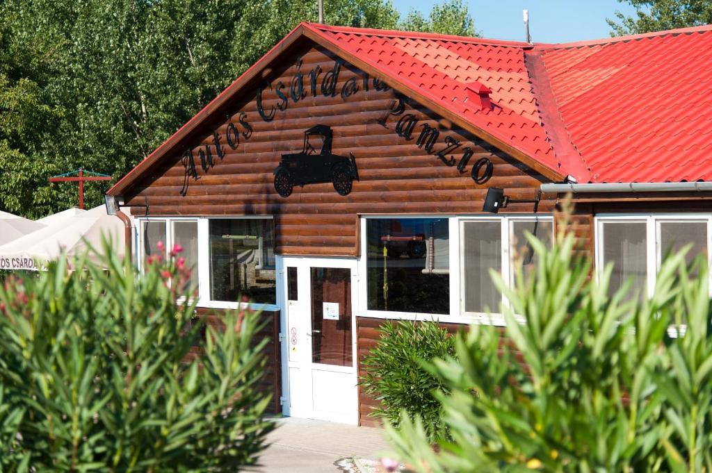Hotel Autoscsarda Es Panzio Makó Exteriér fotografie